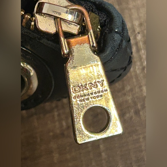 DKNY Black Leather Napa Quilted Crossbody Purse Pre-Owned Fair Condition - Picture 15 of 16